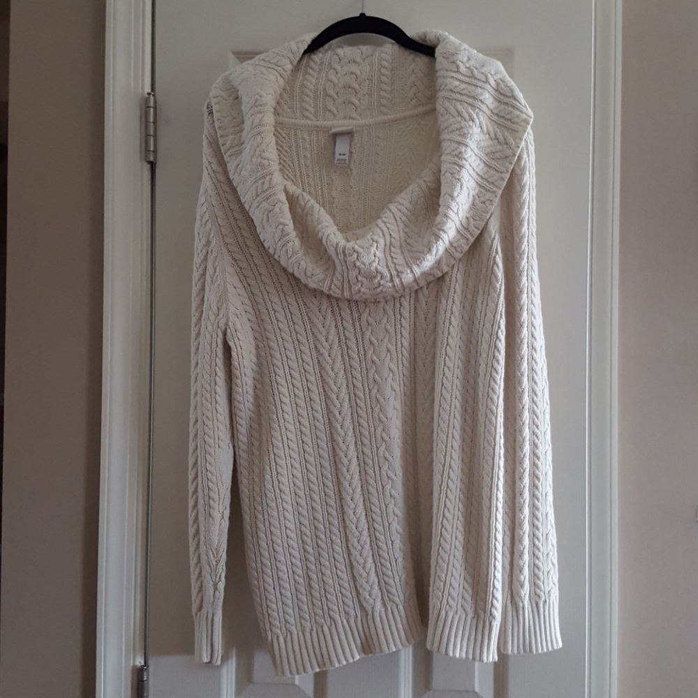 Cable knit Cowl Sweater
